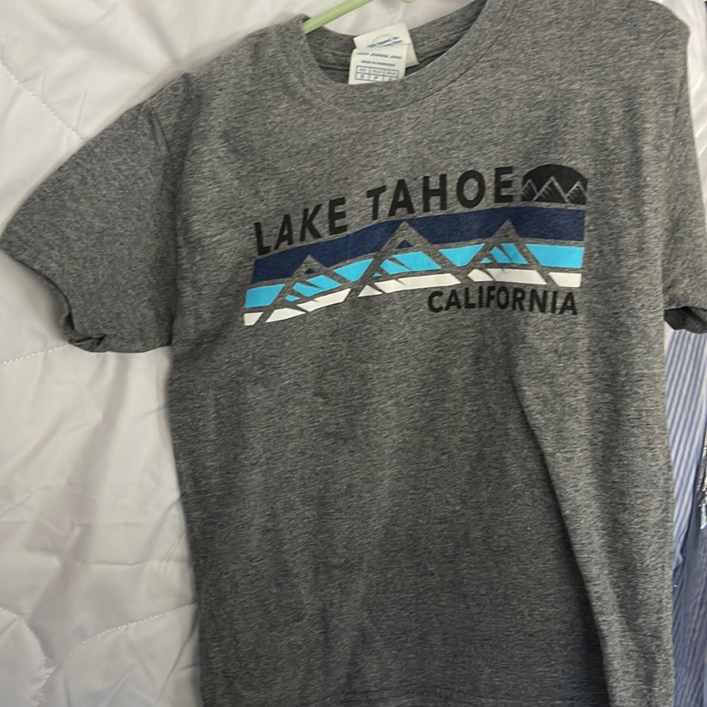3 t-shirts